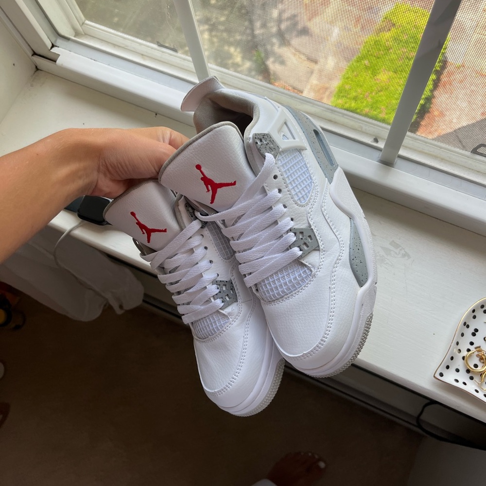 Air Jordan Retro 4